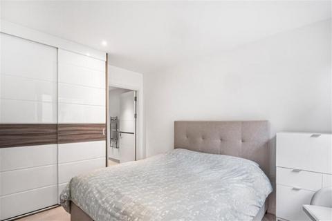 2 bedroom apartment to rent, Baroque Gardens, Grand Canal Av, SE16