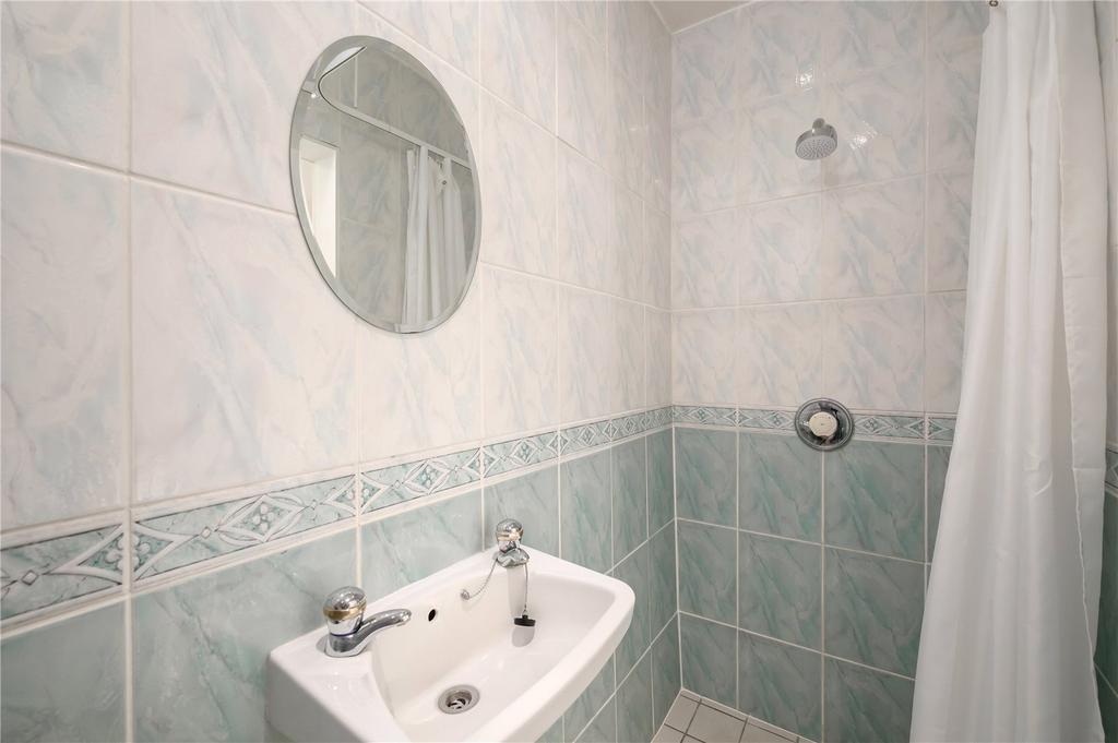 Lower Ground Shower