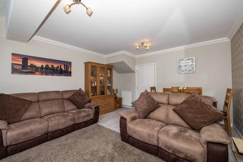 3 bedroom semi-detached house for sale, Hedgers Way, Ashford, TN23