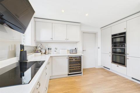 7 Moor View Croft, Sheffield, S10 5QA