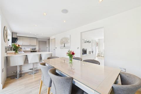 7 Moor View Croft, Sheffield, S10 5QA