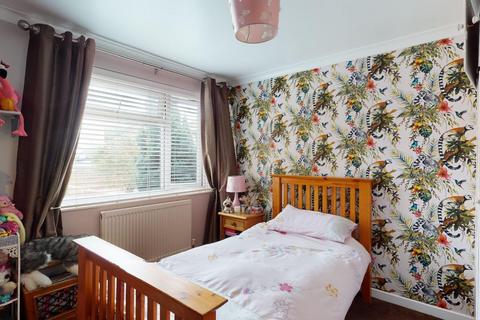 8 Freemans Road, Minster, Ramsgate, CT12 4DJ