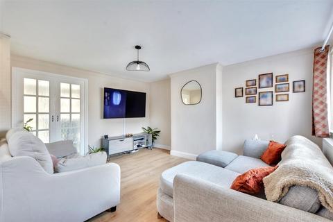 23 Armstrong Road, Nottingham, NG6 7AS