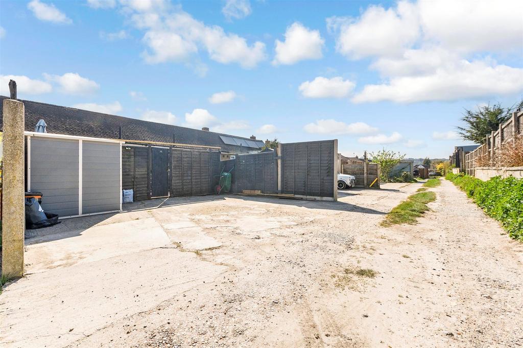Driveway/Parking