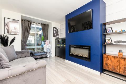 2 bedroom link detached house for sale, Madden Avenue, Chatham ME5