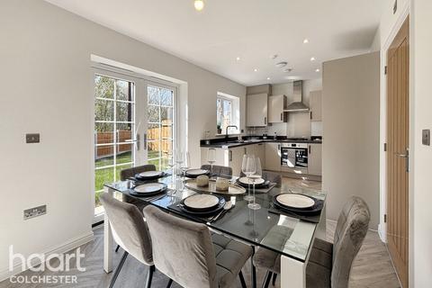 4 bedroom detached house for sale, Halstead Road, Colchester