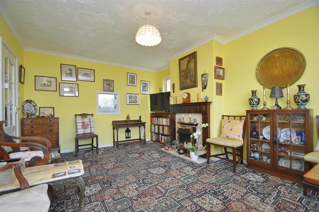 Resized Lounge3.jpg