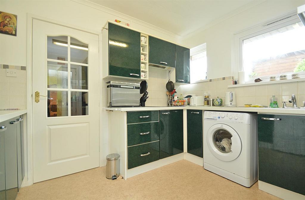 Resized Kitchen2.jpg