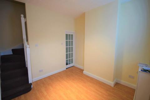 2 bedroom terraced house to rent, Christleton Road, Boughton, Chester