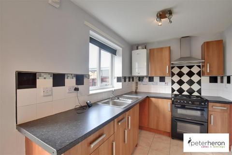 2 bedroom end of terrace house to rent, Bradshaw Street, Town End Farm, Sunderland
