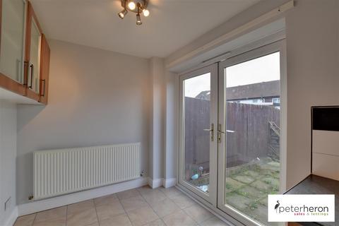 2 bedroom end of terrace house to rent, Bradshaw Street, Town End Farm, Sunderland