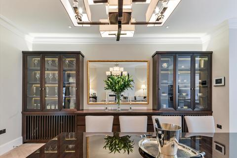 undefined, Chesterfield Hill, Mayfair, London, W1J
