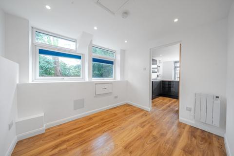 1 bedroom apartment to rent, Liskeard Gardens Blackheath SE3