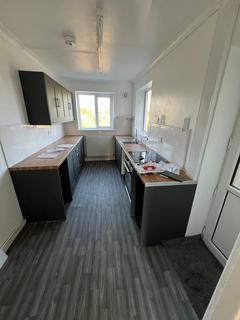 3 bedroom terraced house to rent, Llangyfelach Road, Treboeth SA5