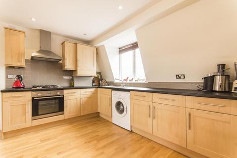 1 bedroom flat to rent, Sainfoin Road, SW17