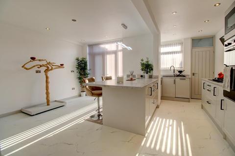 35 Silverdale Close, Coventry, CV2 1PX