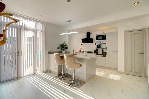 35 Silverdale Close, Coventry, CV2 1PX