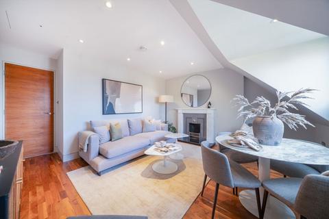 2 bedroom flat for sale, Netherhall Gardens, London NW3