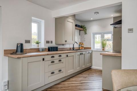 6 Newbourne Hill, Alvechurch, Birmingham, B48 7QN