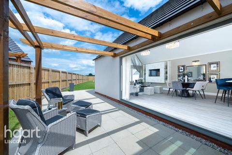 3 bedroom detached house for sale, Stow Park Road, Marton
