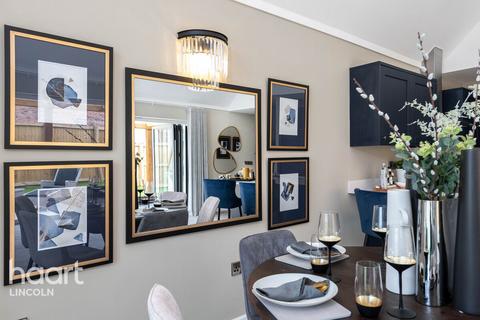 3 bedroom detached house for sale, Stow Park Road, Marton