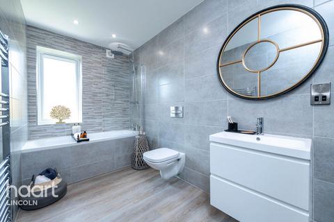 3 bedroom detached house for sale, Stow Park Road, Marton