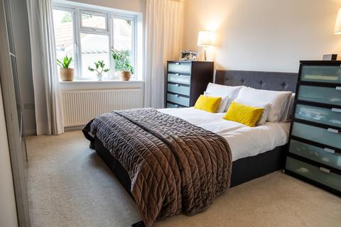 60 Staines Road, Wraysbury, Staines-upon-thames, TW19 5BS