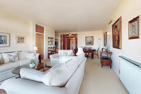 3 bedroom apartment for sale, London House, 7-9 Avenue Road, London, NW8