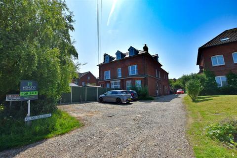 2 bedroom maisonette for sale, Park Road, Cromer