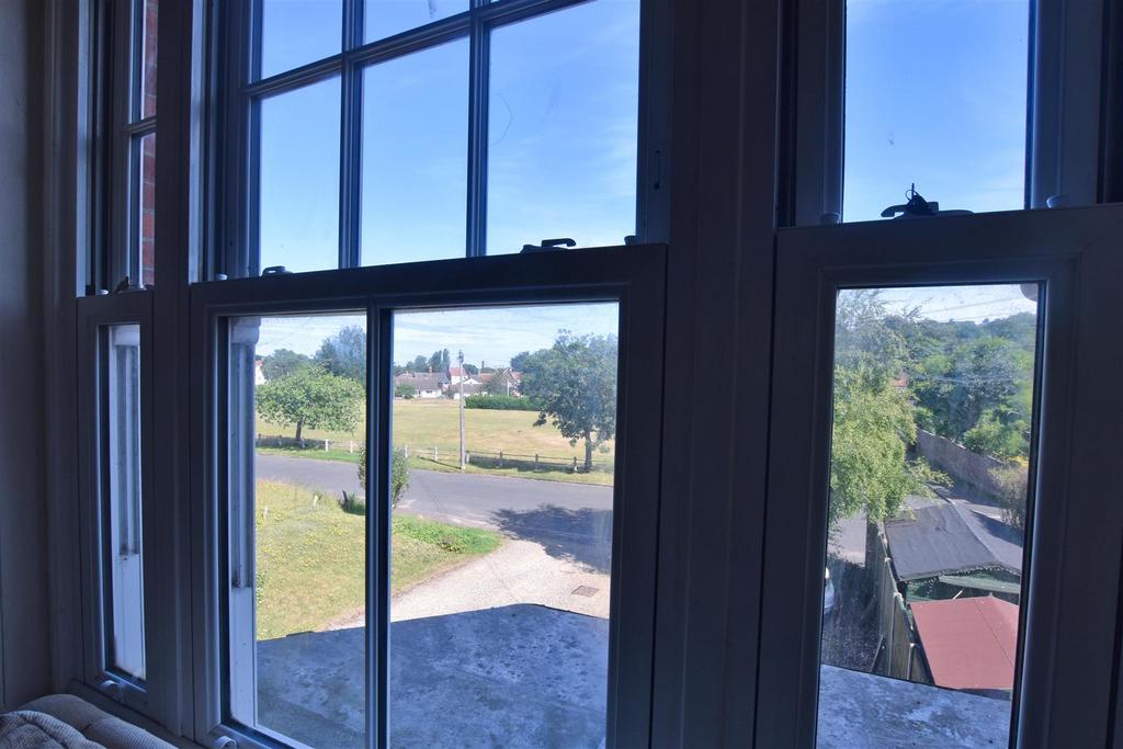 View Front Glaven Court.jpg