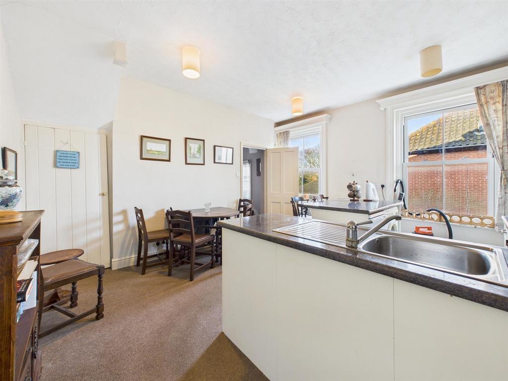 CAM04116 G0-PR0156-STILL014.jpg