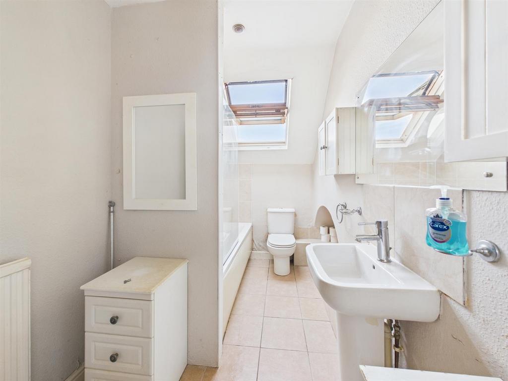 CAM04116 G0-PR0156-STILL003.jpg