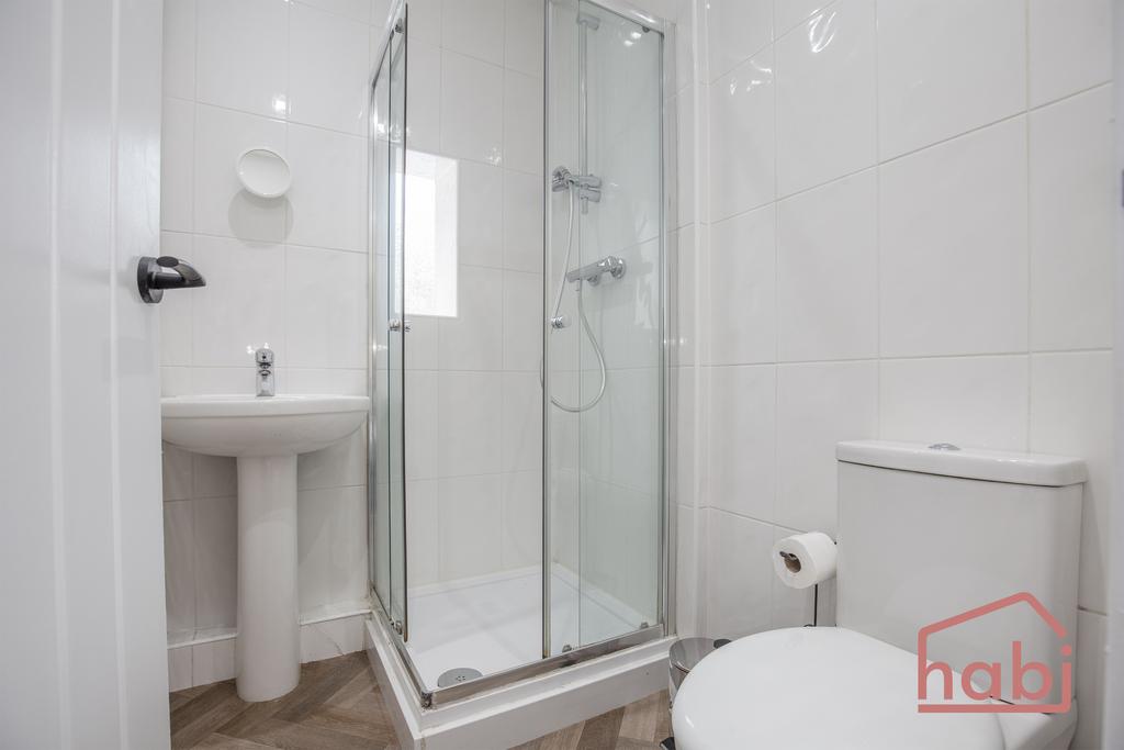 En-suite 6