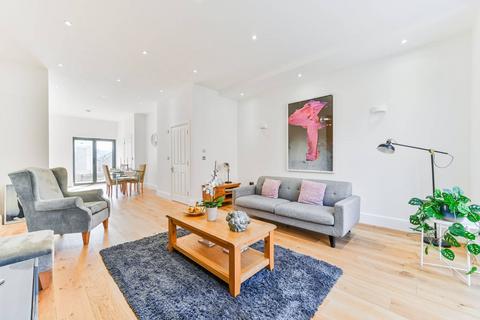 4 bedroom house for sale, 27a - 29 The Grove, Coulsdon CR5