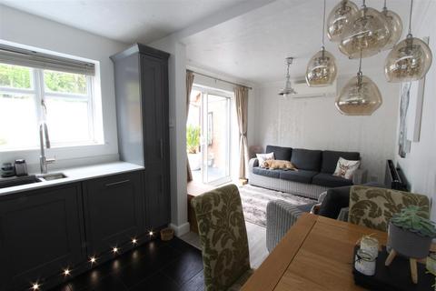 3 bedroom detached house to rent, Pagent Court, Kettering NN15