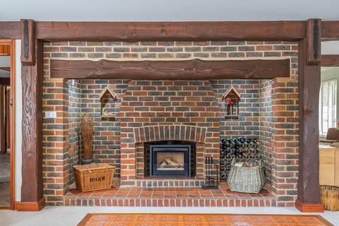 112 Copthorne Road, Felbridge, East Grinstead, RH19 2NU