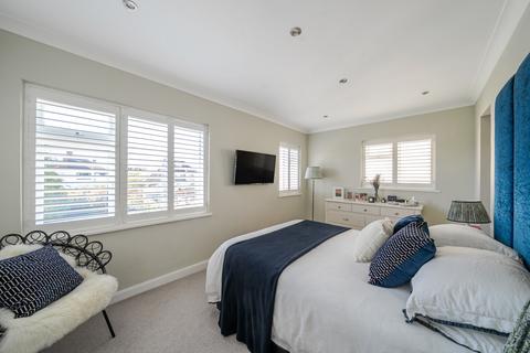 9 Crest Road, Bromley, BR2 7JA