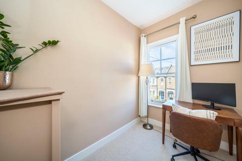 16 Eversley Road, London, SE7 7LD