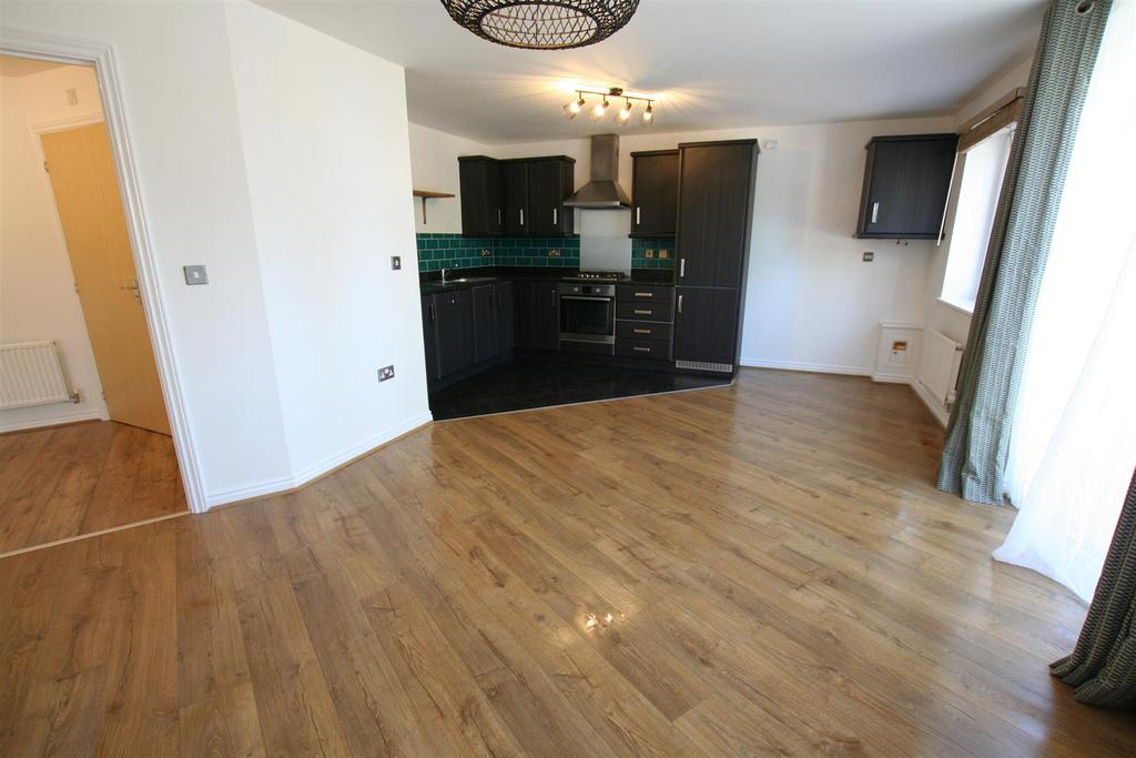 Pollardcourt,42loungekitchen.JPG