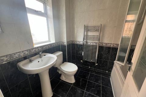 2 bedroom semi-detached bungalow for sale, 4 James Eaton Close, West Bromwich, West Midlands, B71 1EZ