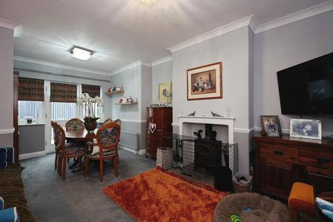 3 bedroom semi-detached house for sale, Yew Park, Brighouse HD6