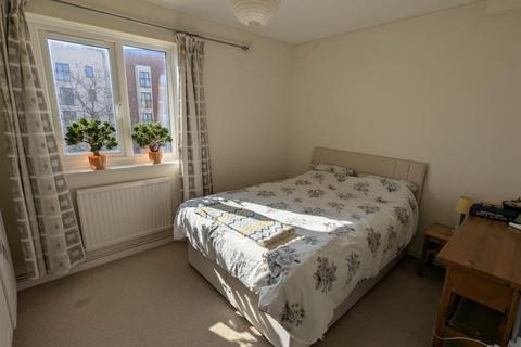 1 bedroom flat to rent, Trawler Road, Swansea. SA1 1XB.