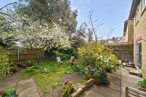 12 Windmill Drive, Keston, BR2 6BT