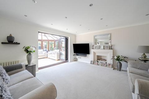 4 bedroom detached house for sale, Phoenix Close, West Wickham, Kent, BR4