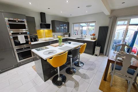20 Hollyhurst Grove, Birmingham, B26 1AR