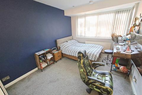 20 Hollyhurst Grove, Birmingham, B26 1AR