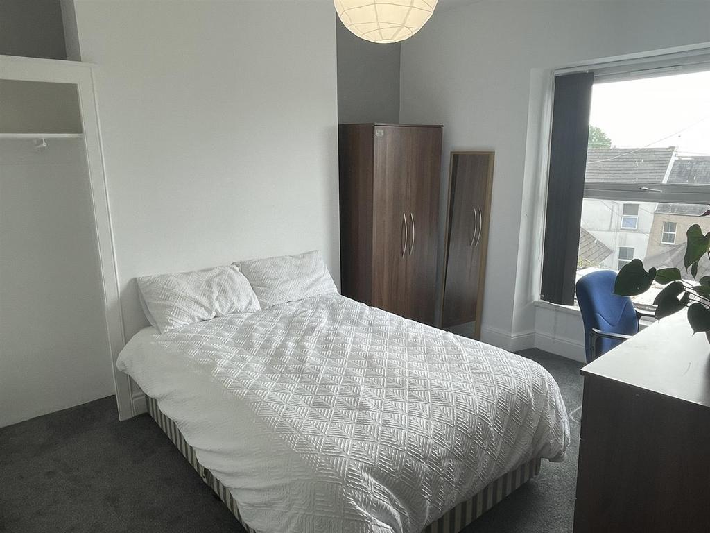 Bedroom 5.JPEG