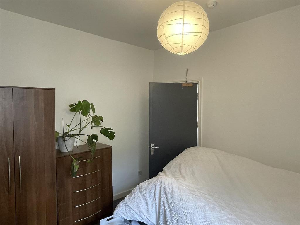 Bedroom 2.JPEG