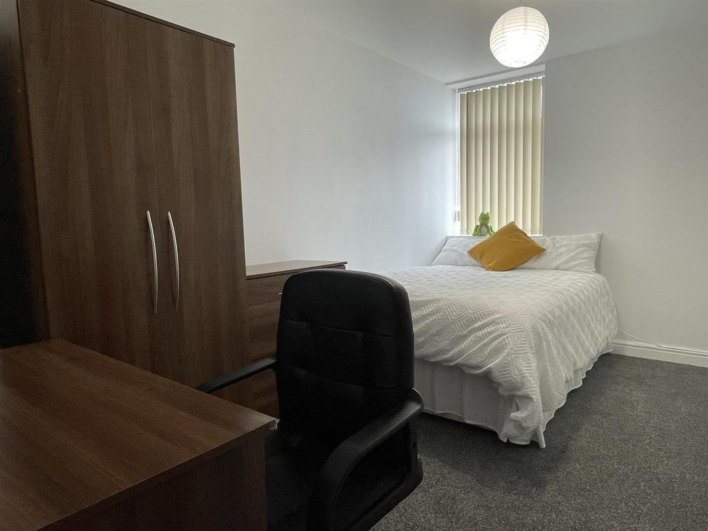 Bedroom 2.JPEG