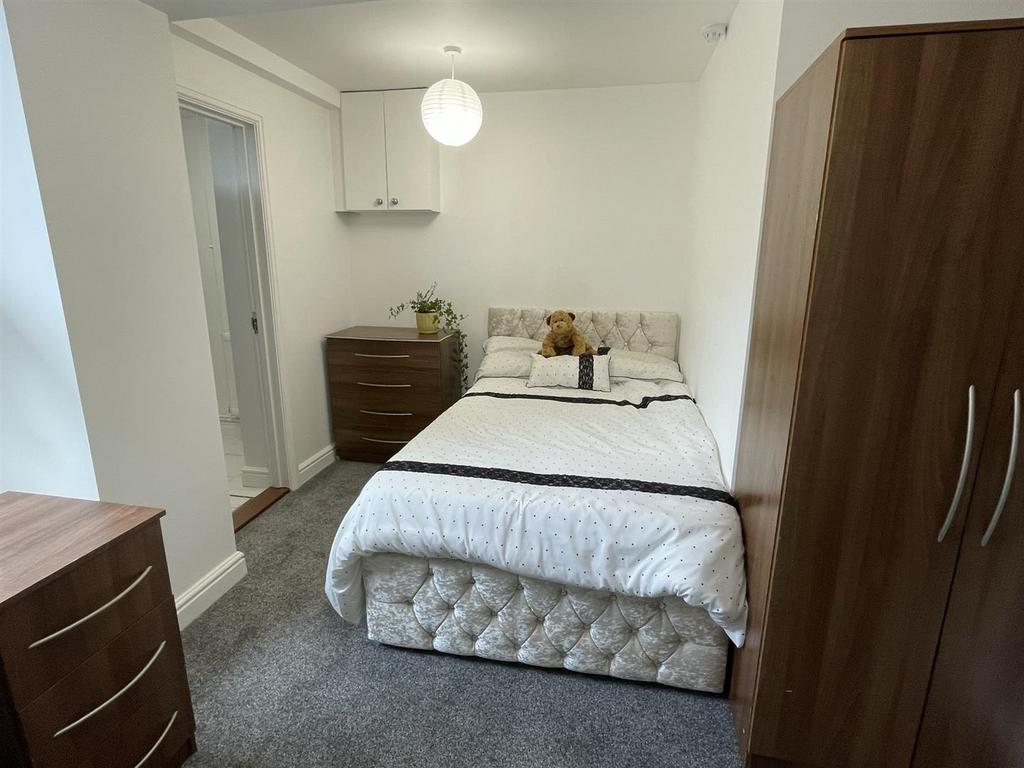 Bedroom 1.JPEG